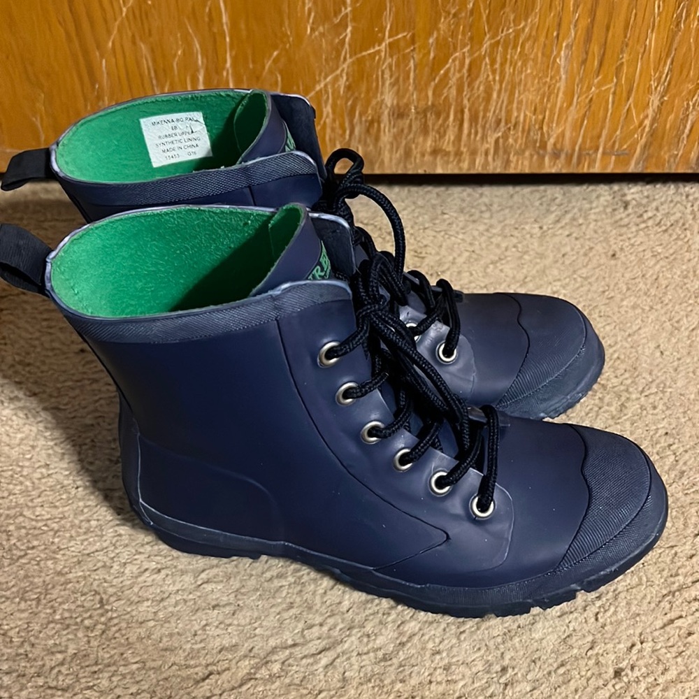 Size 8 Ralph Lauren Rain/Snow Boots. Beautiful BLUE and Easy Pull On